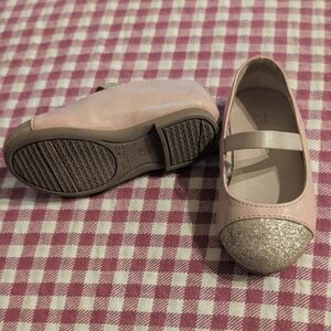 Place Pink Glitter Dress Shoes for Kids